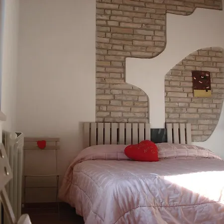 Dea לינה וארוחת בוקר